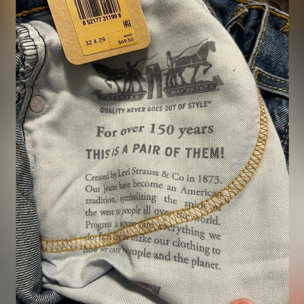 NWT Levi’s 550 Relaxed Fit Mens Jeans